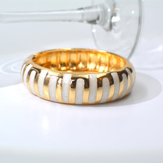 Elia Bangle