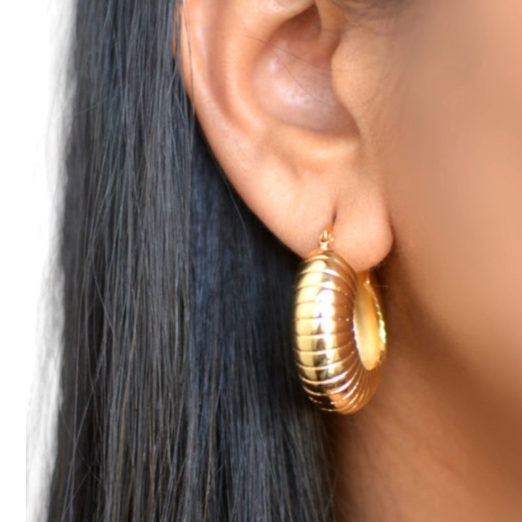 Lella earrings inspired by F1 racer Lella Lombardi